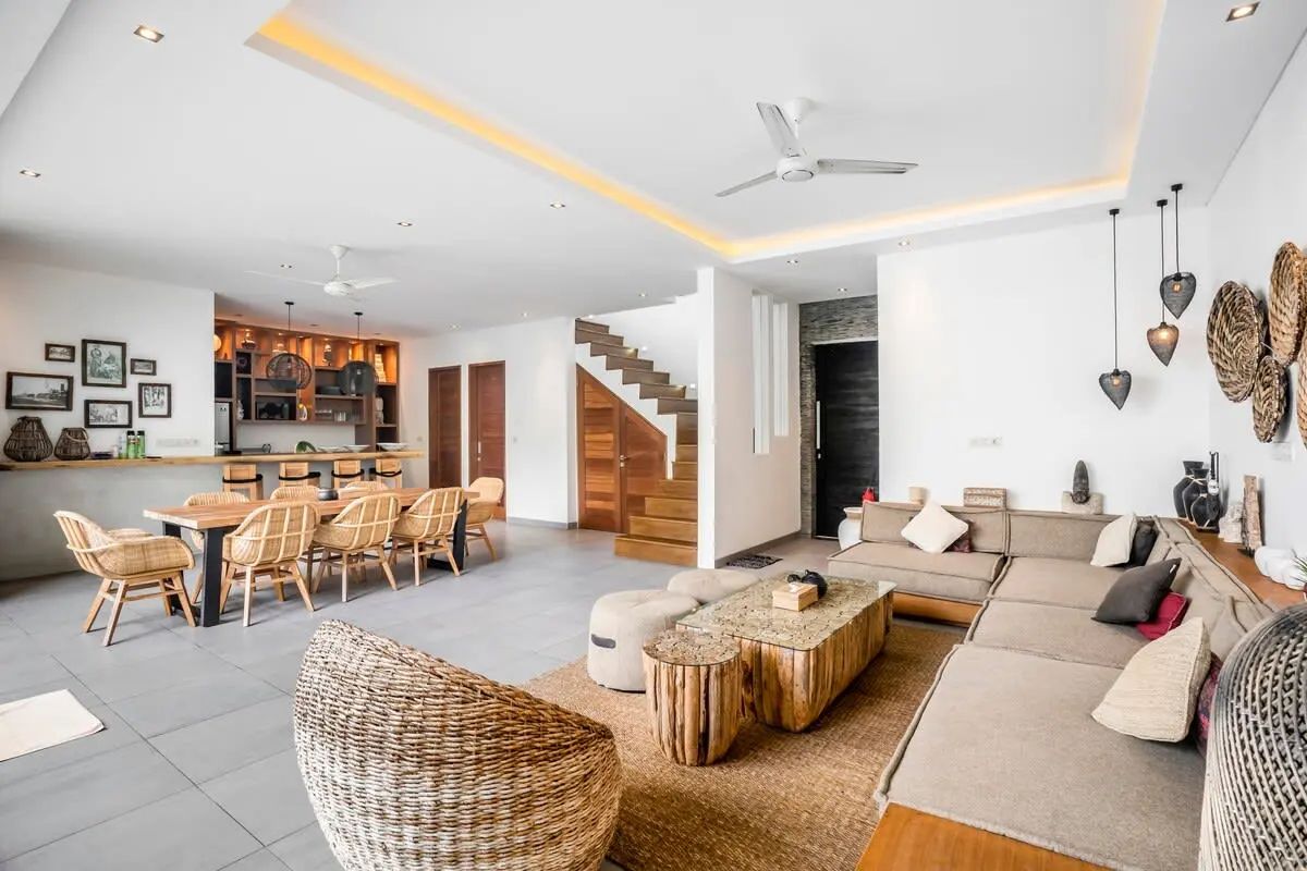 SEMINYAK VILLA MAGNOLIA  FOUR BEDROOM