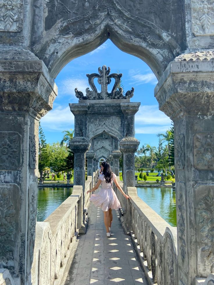 INSTAGRAM TOUR