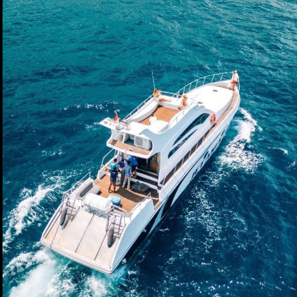 J2 YACHT - FULL DAY NUSA PENIDA (30-35 PERSON)